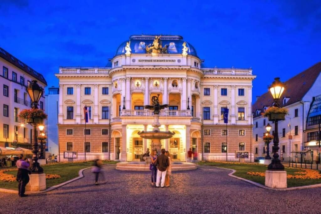 Boutique Flat In Old Town Leilighet Bratislava Eksteriør bilde