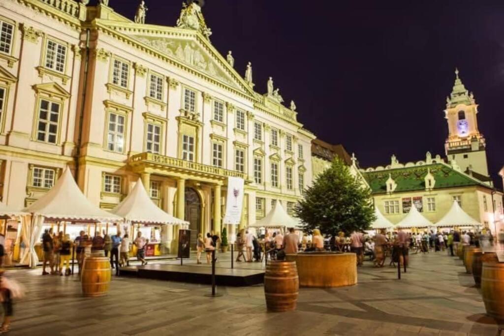 Boutique Flat In Old Town Leilighet Bratislava Eksteriør bilde