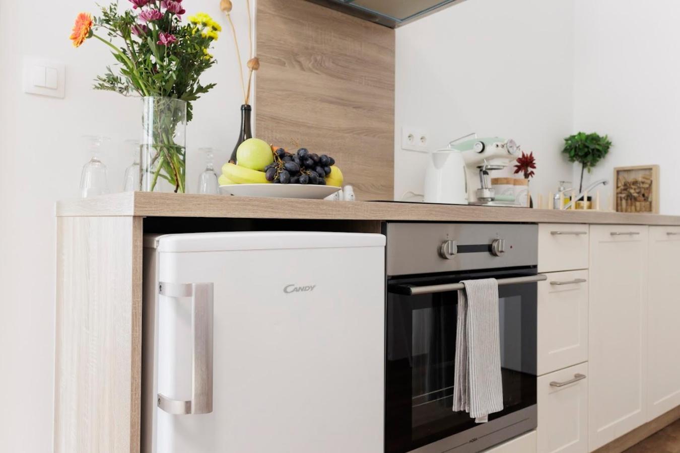 Boutique Flat In Old Town Leilighet Bratislava Eksteriør bilde