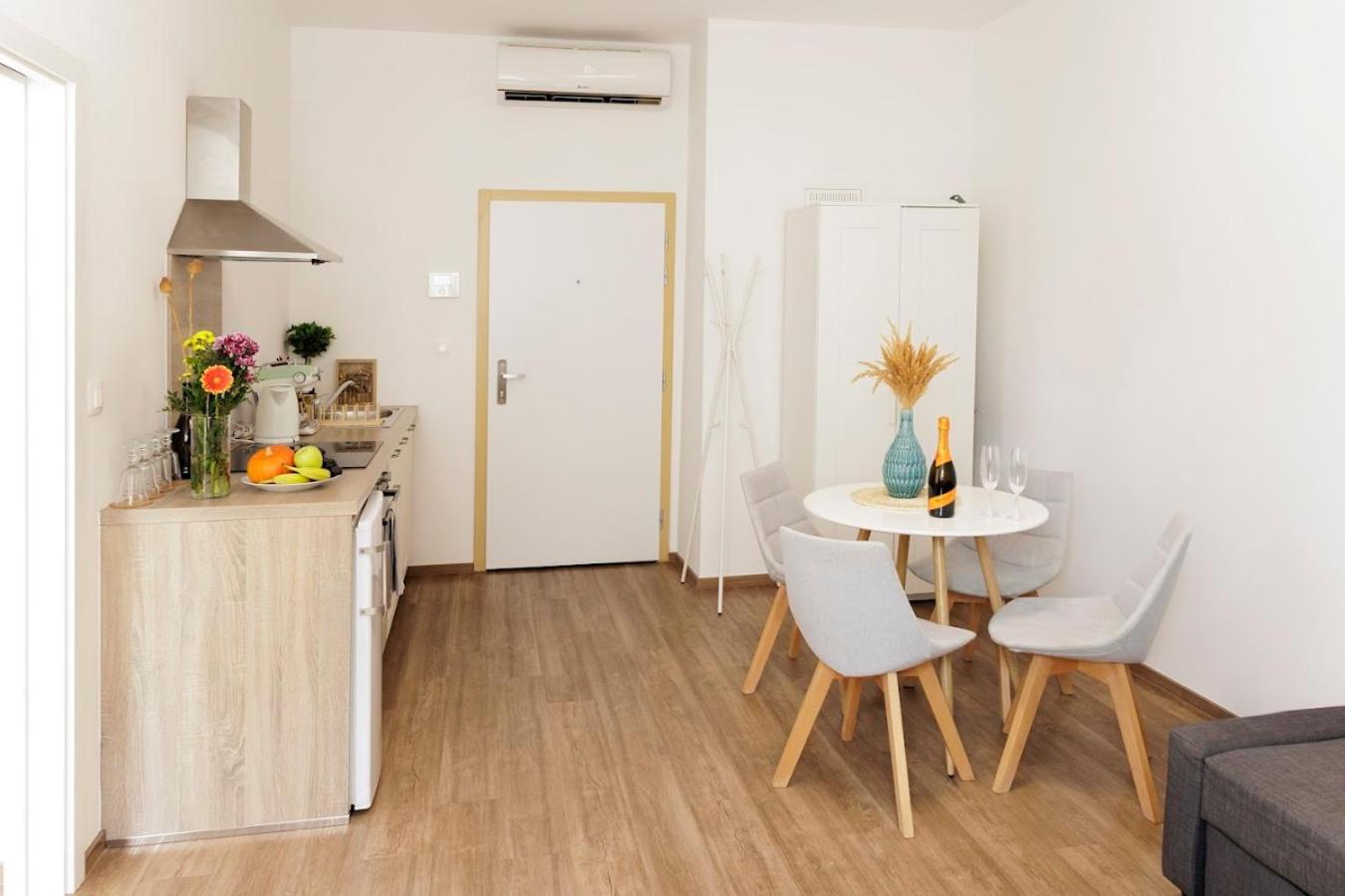 Boutique Flat In Old Town Leilighet Bratislava Eksteriør bilde